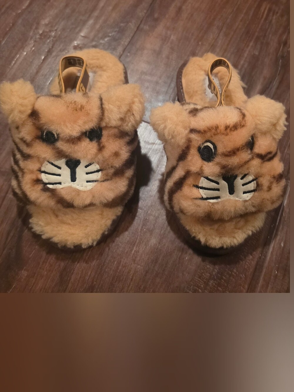 UGG Fluff YEAH - Toddler Tiger SLIPPER - Size 11t